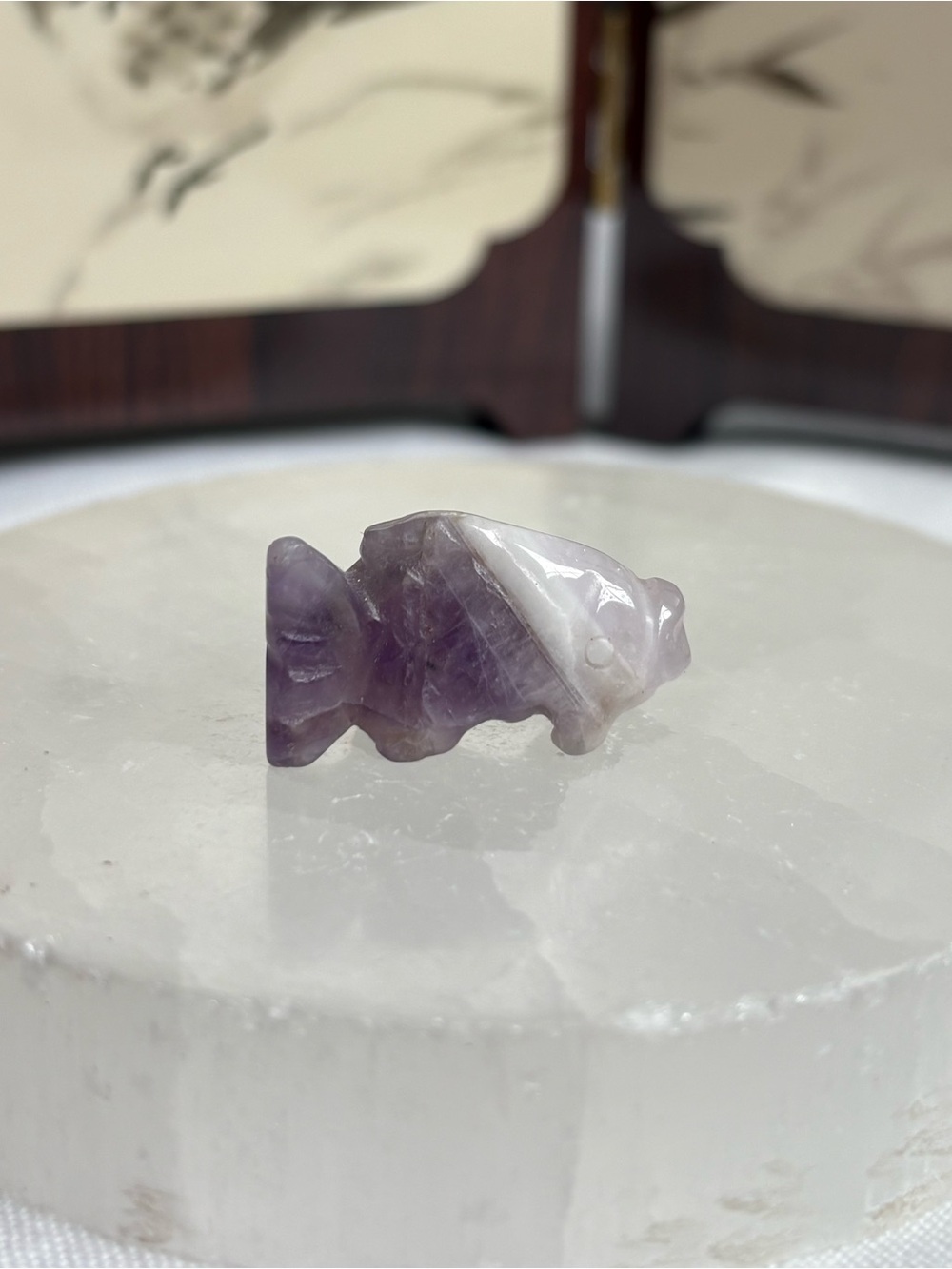 Dream amethyst crystal fish carving